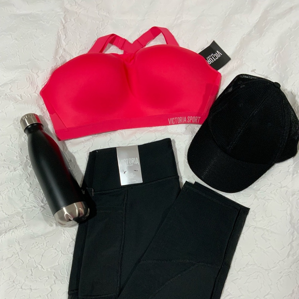 Victoria’s Secret sport incredible lightweight sports bra